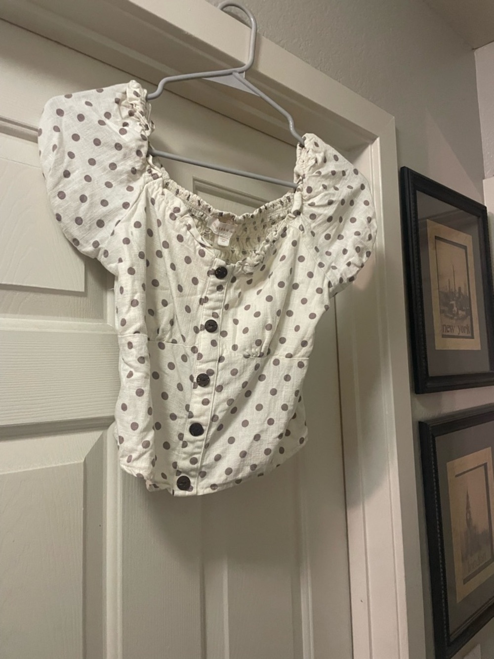 SKUOO31 Monteau White Puff Sleeve Polka Dot Crop Top